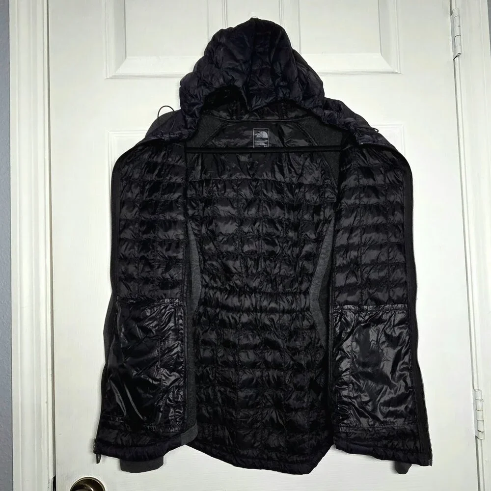 The North Face Women's Black and Charcoal Ski Jacket - Picture 2 of 8